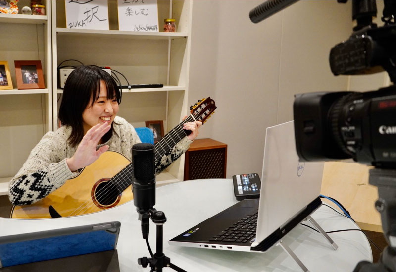 オンラインレッスンの様子（ゆにか先生）