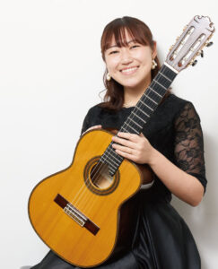 ～新設コース～高橋あゆみ(火)クラシックギター・ウクレレアコースティックギター