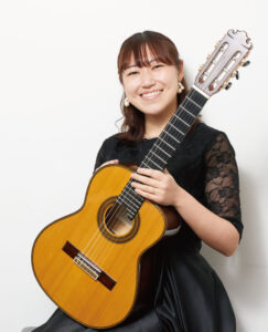 高橋　あゆみ　先生(木･土)クラシックギターフォークギター･ウクレレ